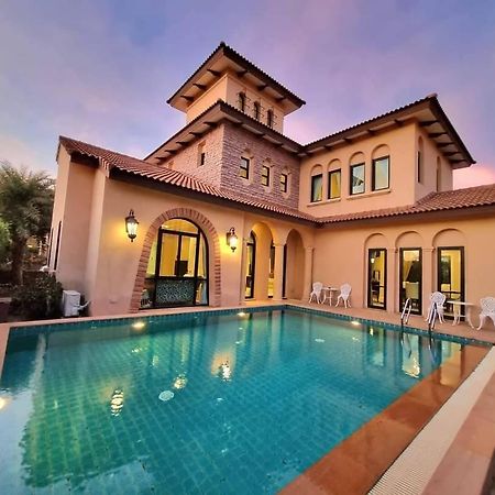 Chivani Pattaya Buitenkant foto