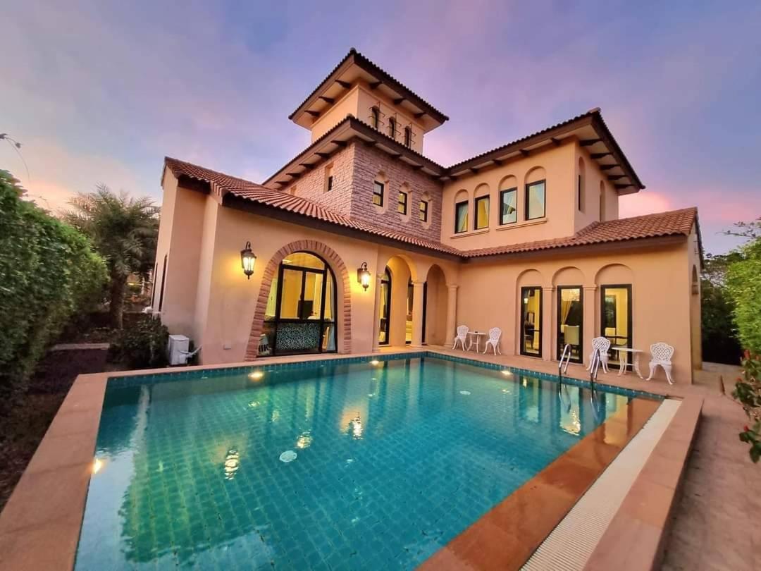 Chivani Pattaya Buitenkant foto